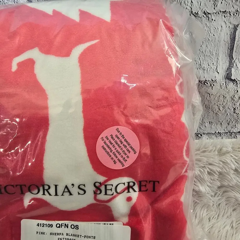 New Victoria's Secret PINK Holiday Fleece Blanket Red Pepper Fair Aisle DEASTOCK